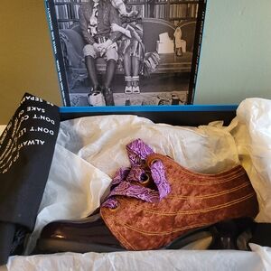 W10 John Fluevog Brown and Gold Enneagram Innovative, NIB